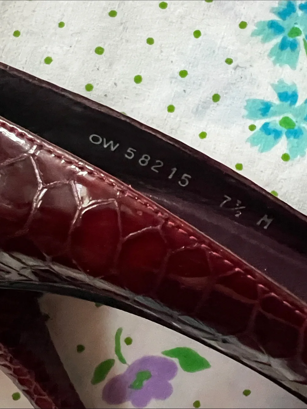 Stuart Weitzman Croc Oxblood Peep Toe Heels - 7.5 - Picture 13 of 13